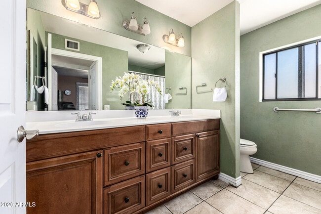 Building Photo - 11051 N 44th Ct