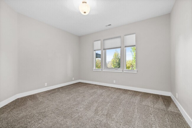 Building Photo - Luxury Living in Harris Ranch | 3 Bed + Office | 3 Bath | 2,713 Sq Ft