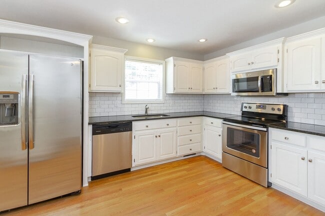 Building Photo - Wonderful 3 bed 2.5 Bath in Waldo! Available Now!