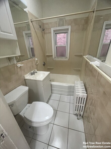 Building Photo - 35A Harvard St