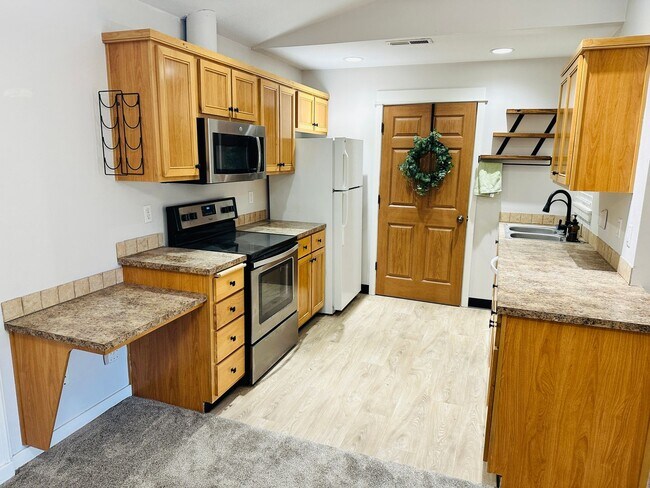 Building Photo - Charming Condo in Terrific Salmon Creek Location