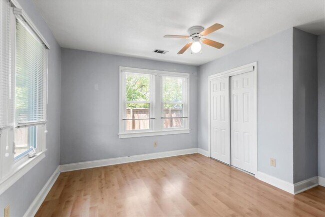 Building Photo - 2804 Breeze Terrace