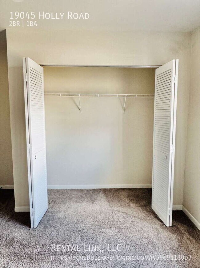 Building Photo - 19045 Holly Rd