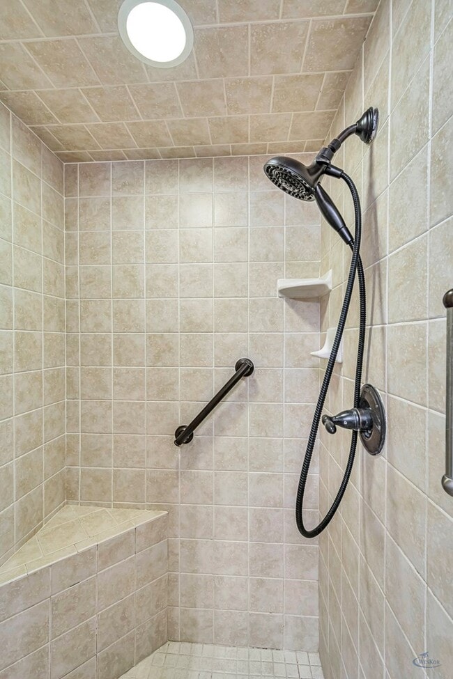 Building Photo - 5409 San Saba Ct