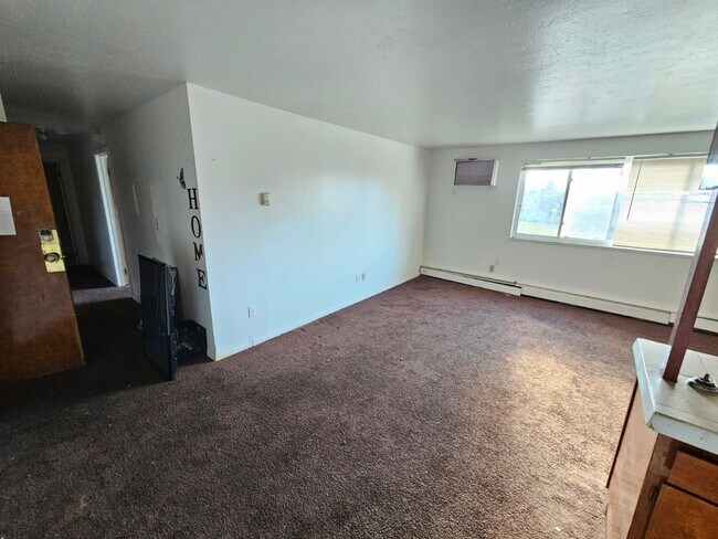 Building Photo - 1885 N Taylor Rd