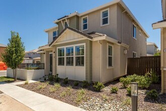 Building Photo - 3–4 Bedroom Solar Home in Rocklin – Office + Loft | Available Now