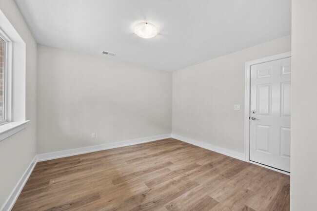 Building Photo - 4849 Lismore Ln