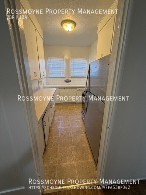 Building Photo - 1321 E California Ave