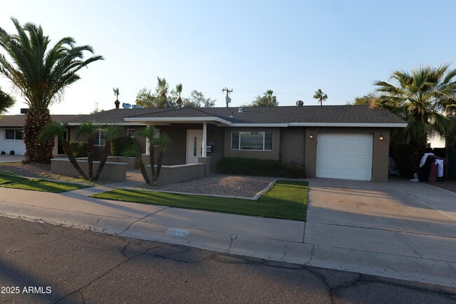 Building Photo - 7520 E Coolidge St