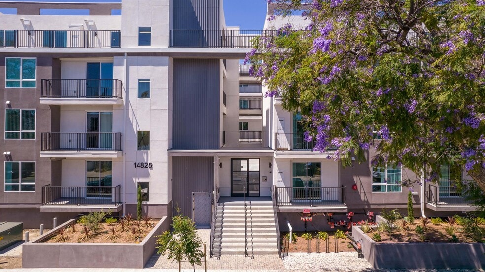 Building Photo - The Delano