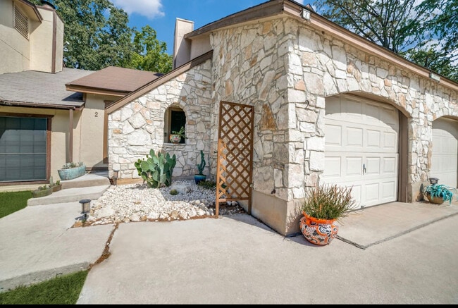 Building Photo - 8518 Sir Lancelot