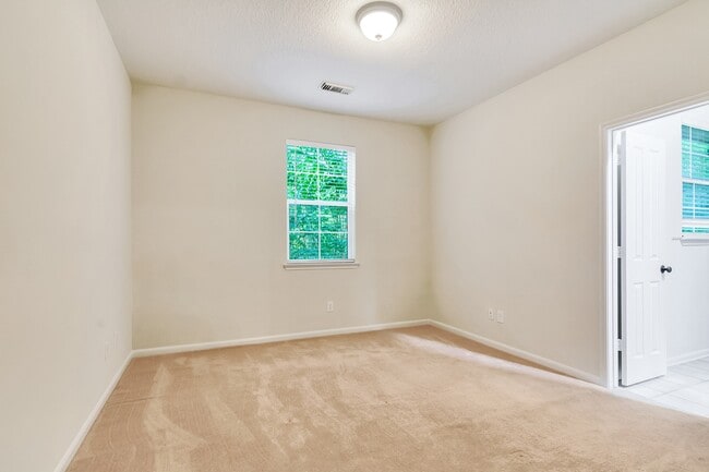 Building Photo - 31 Middle Gate Pl