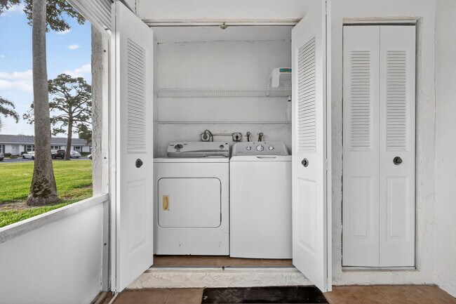 Building Photo - 5093 Privet Pl