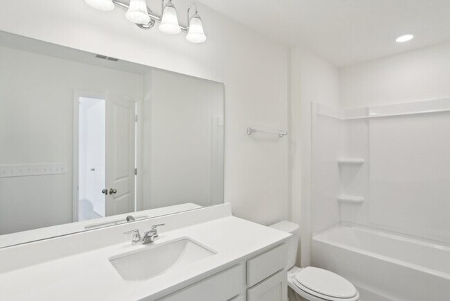 Building Photo - Fantastic 3bd/2.5ba home! Coming soon!