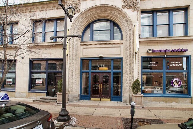 Primary Photo - 1136 Washington Ave