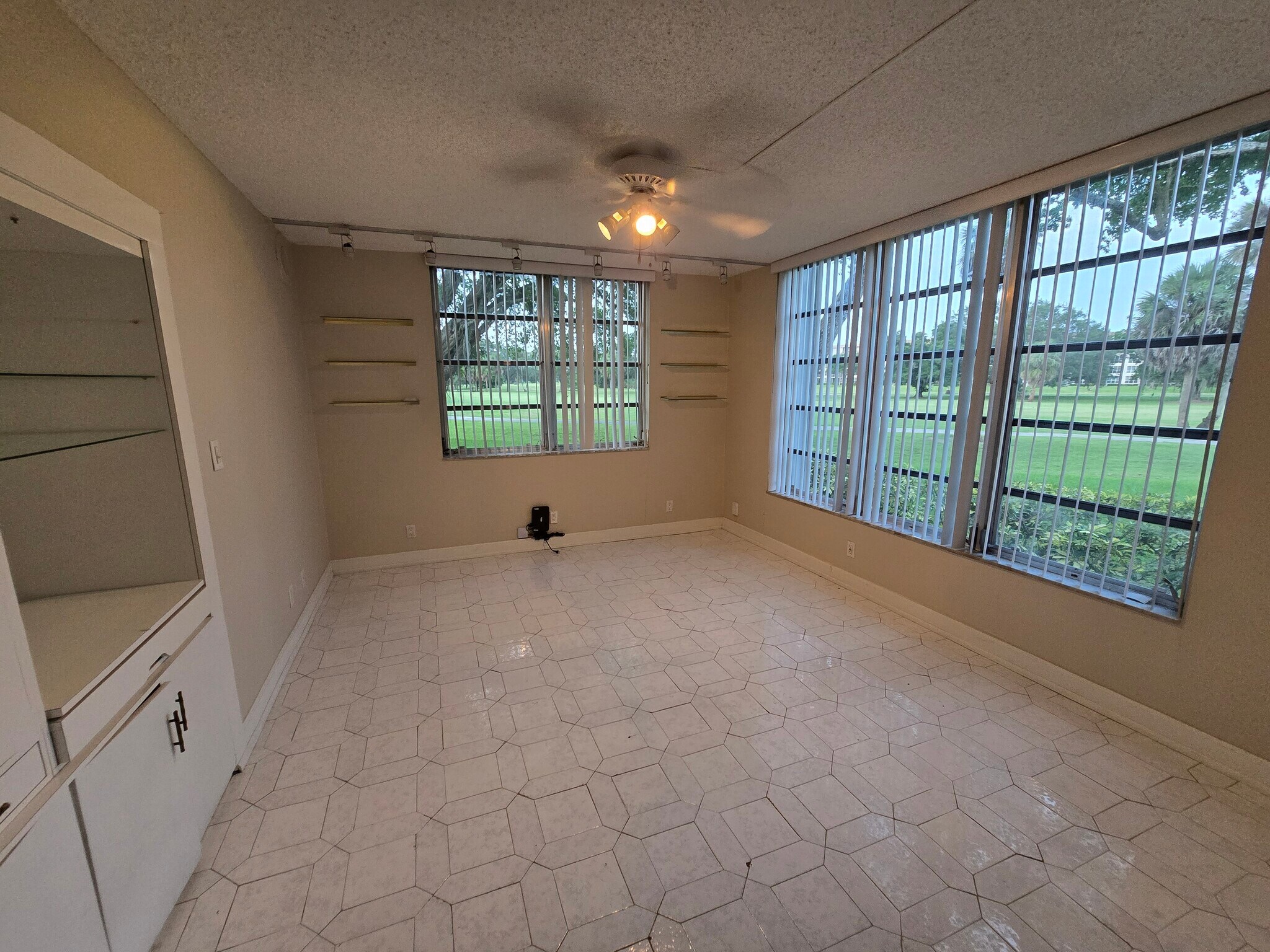 Third Bedroom pic1 - 3800 Oaks Clubhouse Dr