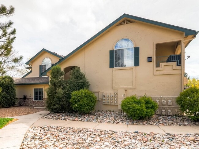 Building Photo - 8671 E Dry Creek Rd