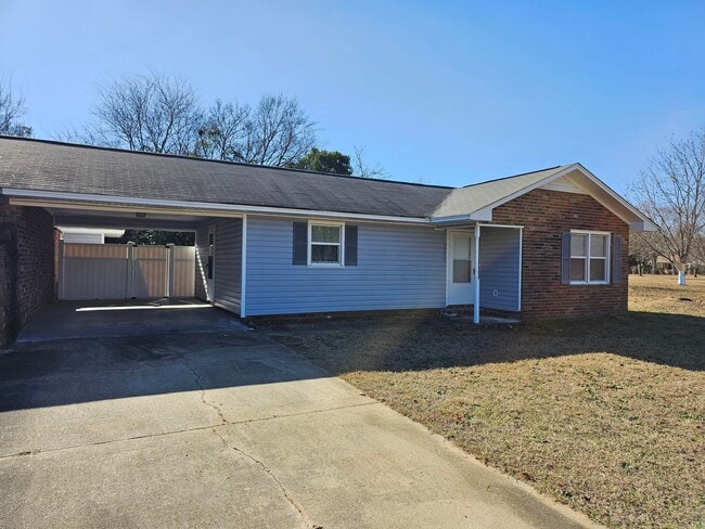 Building Photo - 5080 Seymour Rd