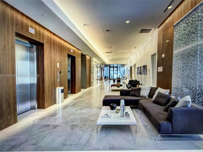 Building Photo - 68 SE 6th St