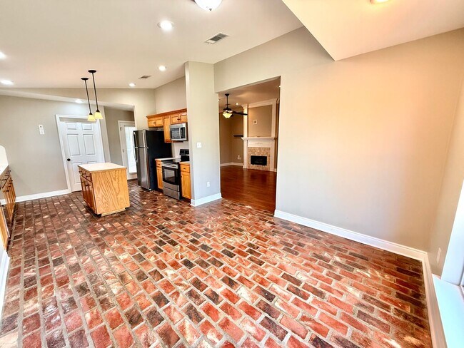 Building Photo - 12483 Fairhope Way