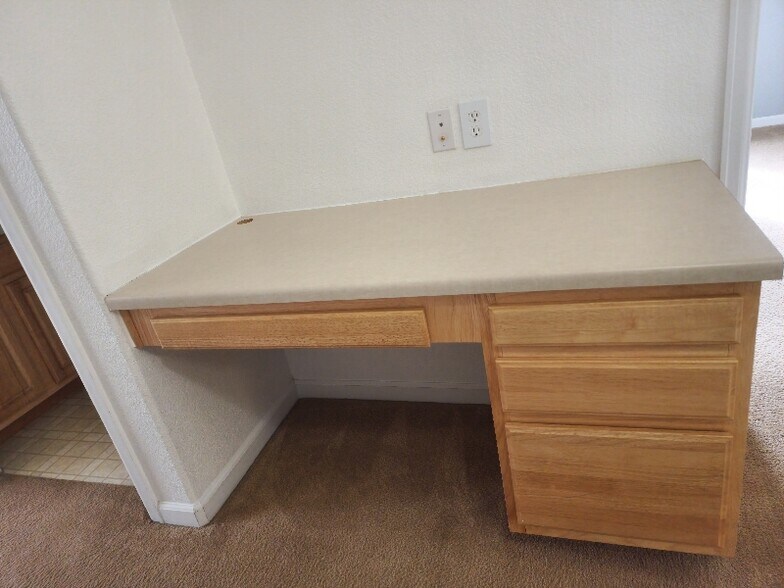 Building Photo - 10427 W Hampden Ave