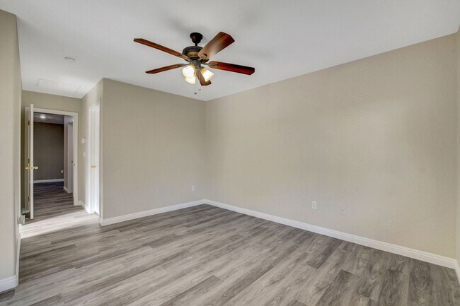 Building Photo - TWO STORY CUL-DE-SAC HOME, 3 BEDROOM 2.5 BATH HOME