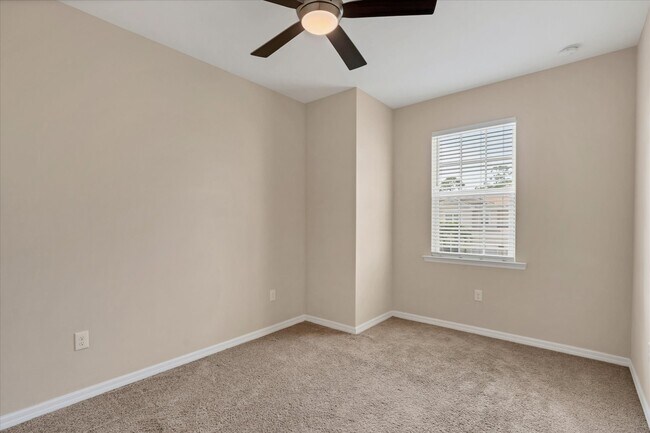 Building Photo - 18206 Creekside Preserve Loop