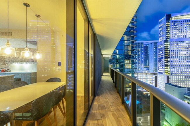 Building Photo - 801 S Miami Ave