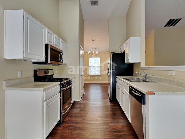 Building Photo - 931 Winding Down Way