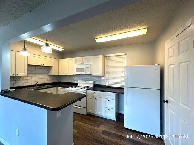Building Photo - 33 N Rembert St