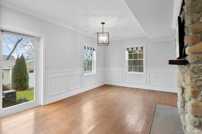 Building Photo - 46 Middlebury St