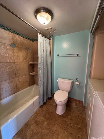 Building Photo - 710 Lunalilo St