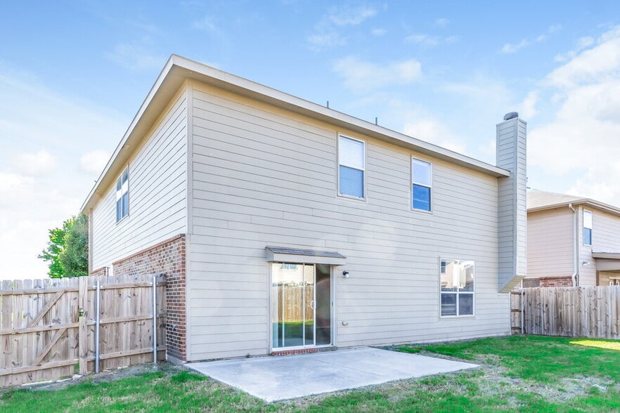 Building Photo - 8500 Shallow Creek Dr
