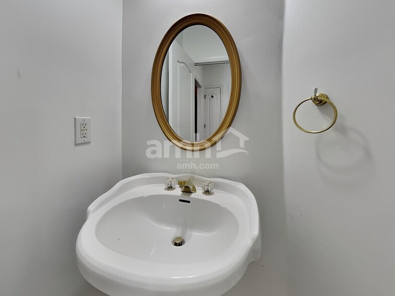 Building Photo - 1335 Killian Shoals Way SW