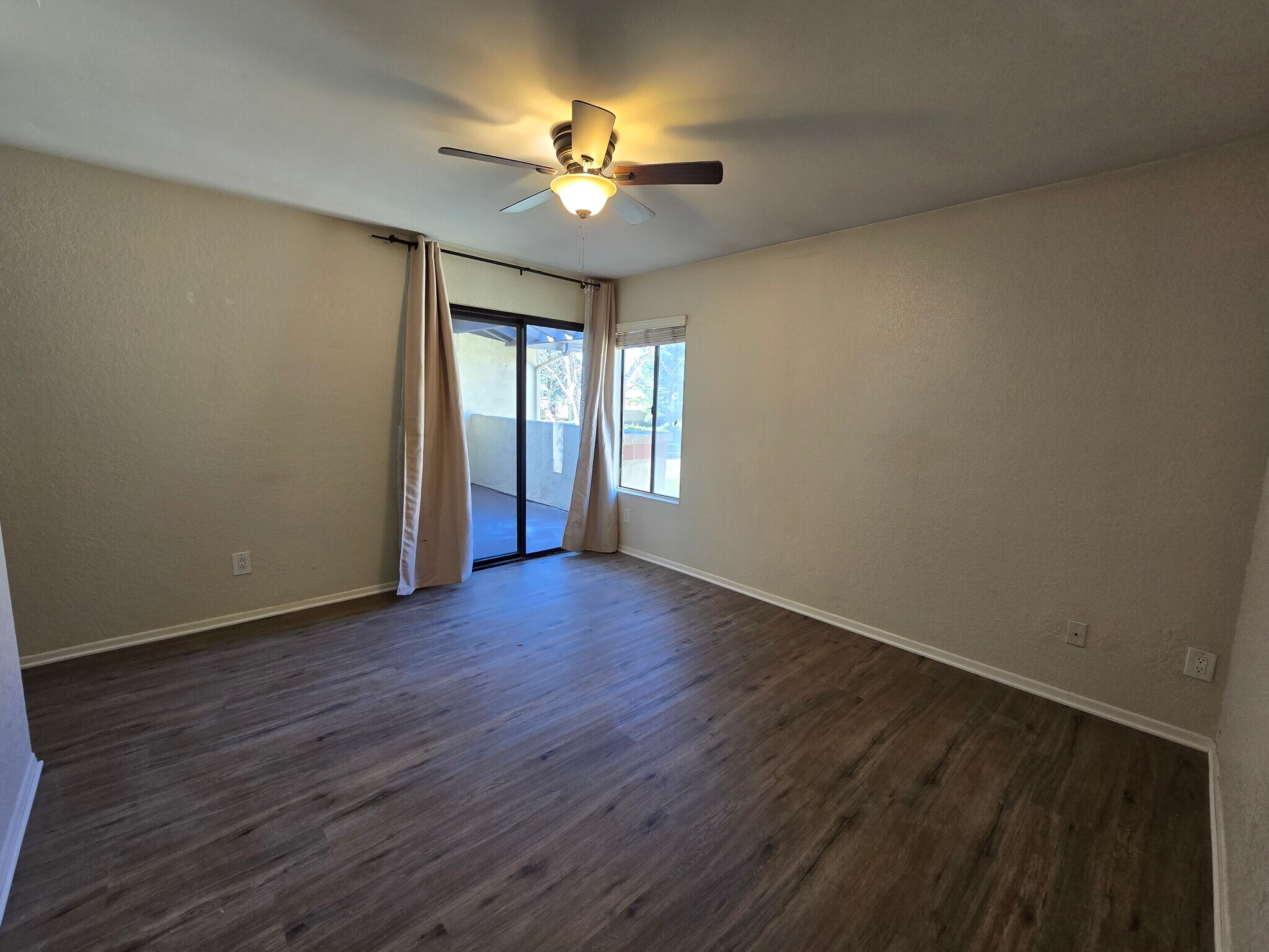 Building Photo - 956 Lupine Hills Dr