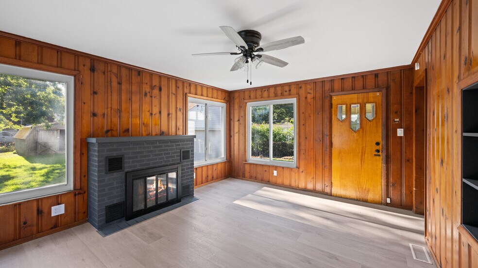 Den - 1001 Patchen Rd