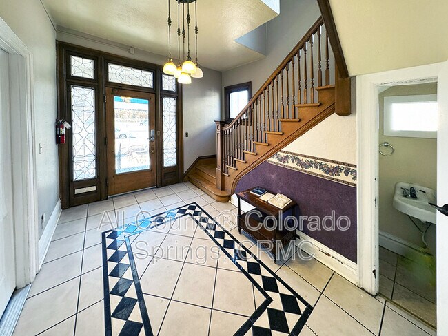 Building Photo - 815 N Nevada Ave