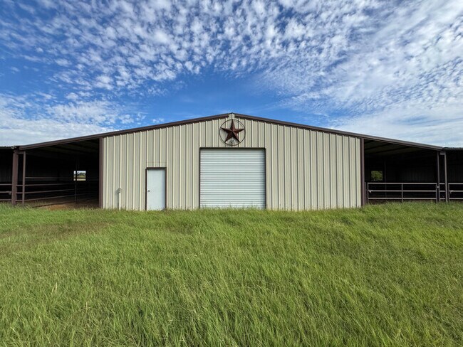 Building Photo - 1559 E Blackjack Rd E