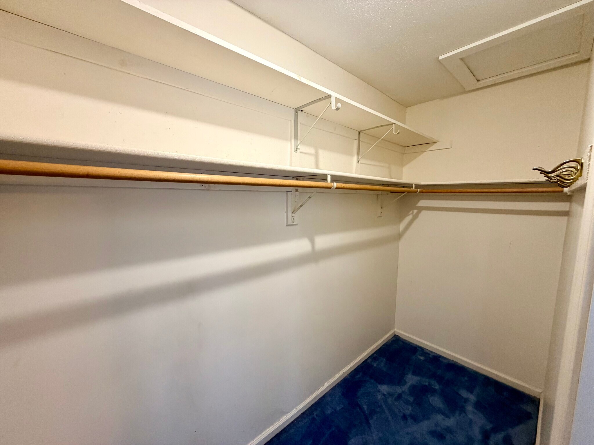 Walk in closet - 40 Crossroads Ln