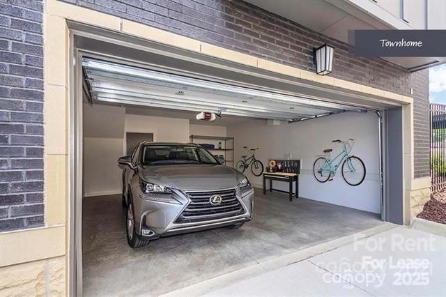 Building Photo - 909 Camden Grandview Rd