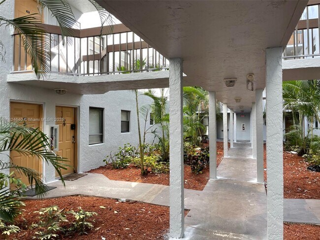 Building Photo - 1750 N Congress Ave