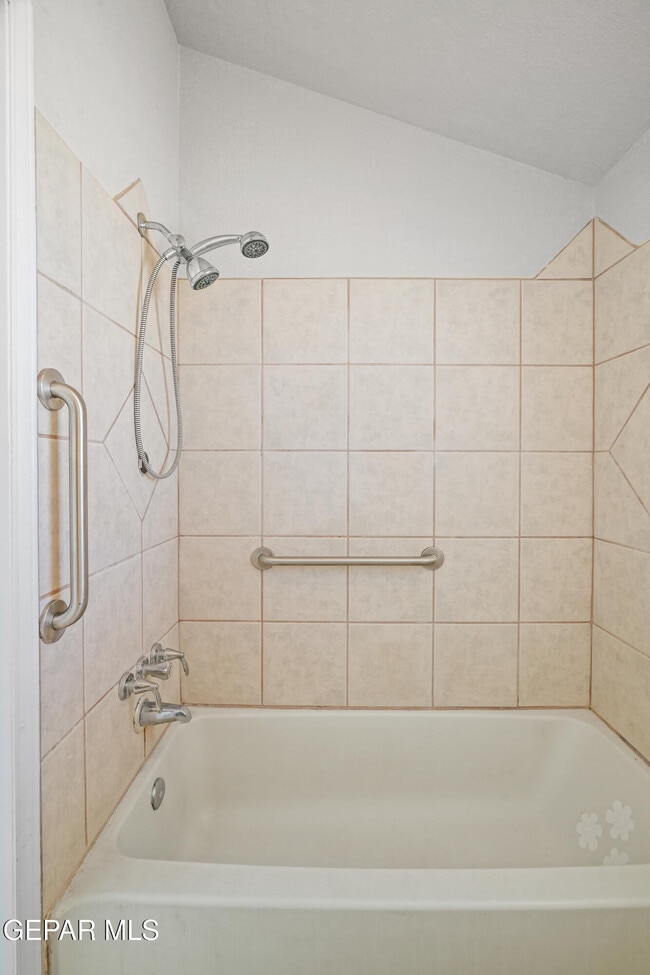 Building Photo - 10207 Angel Falls Pl