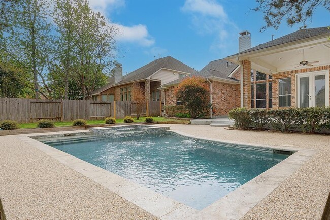 Building Photo - 83 E French Oaks Cir