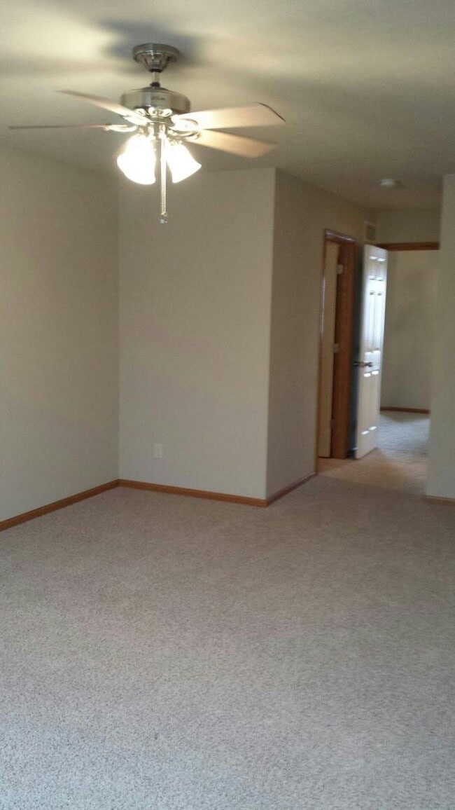Master Bedroom - 6051 Glenbrook Ln
