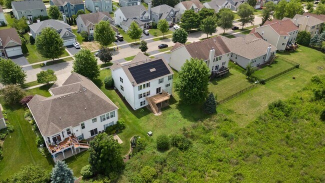 Building Photo - 966 Forest View Way