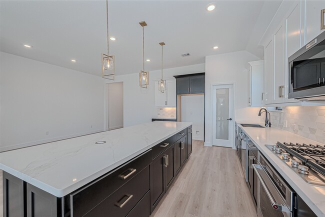 Building Photo - 2315 Red Chip Ln