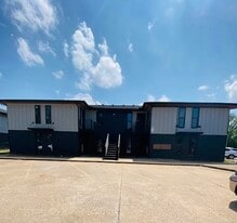 Building Photo - The Hub