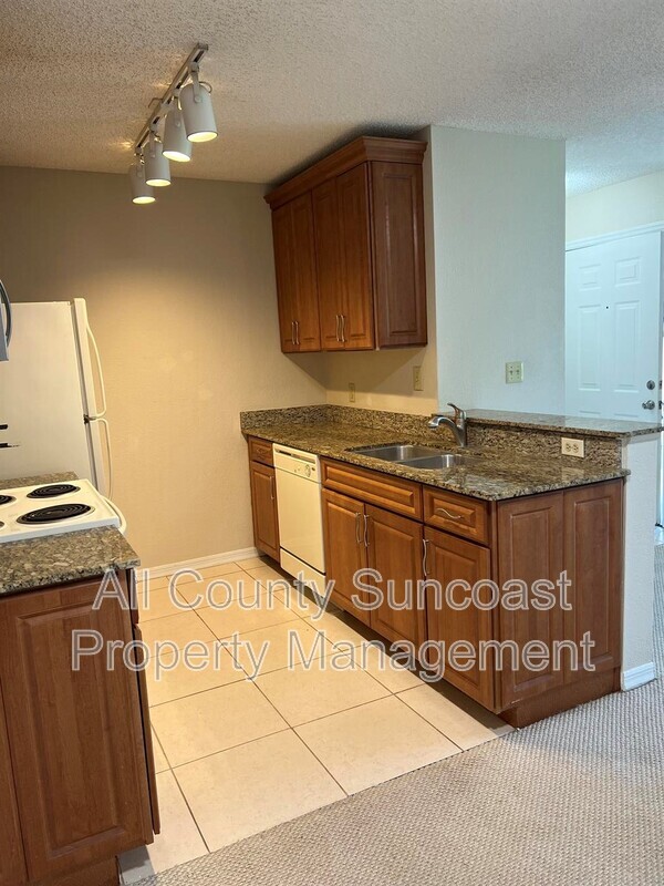 Building Photo - 10263 Gandy Blvd N