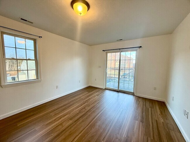 Building Photo - 136 Eastford Rd