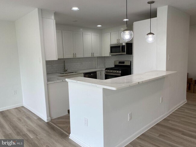 Building Photo - 7121 Park Heights Ave